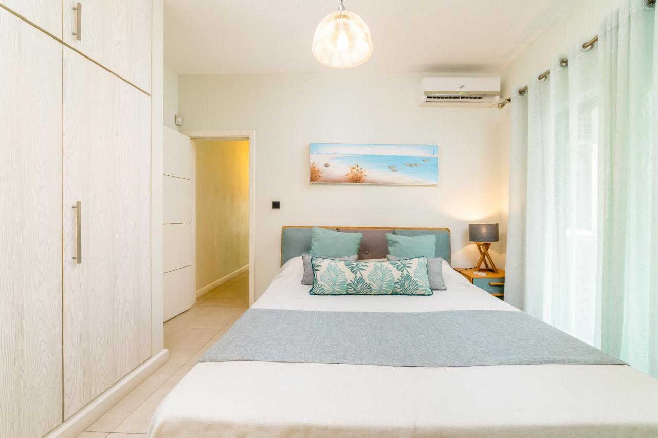 Beachcove Apt No 1 Pereybere Beach Екстер'єр фото